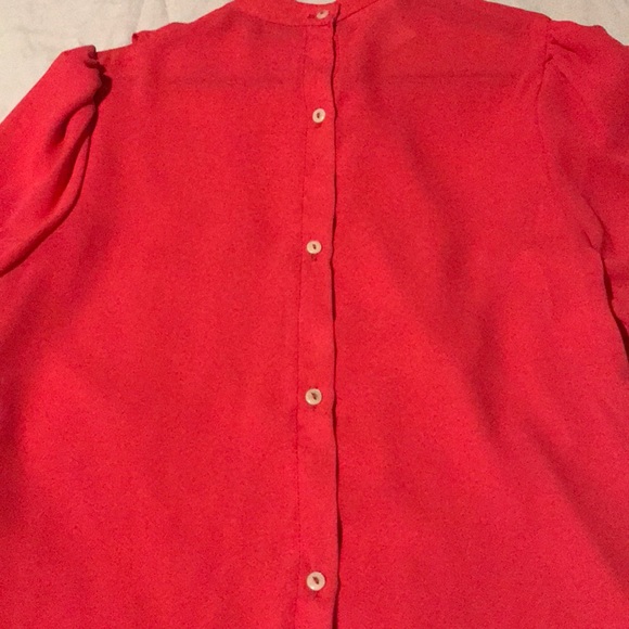 💎NWOT Flutter Sleeves Blouse💎 - Picture 6 of 8